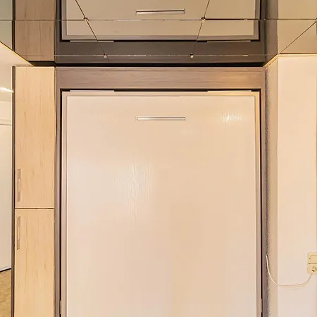 La Pecera - - Edificio Monaco - Kilometro 7 - Cama Plegable Y Sofa-cama *