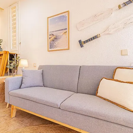 La Pecera - - Edificio Monaco - Kilometro 7 - Cama Plegable Y Sofa-cama *