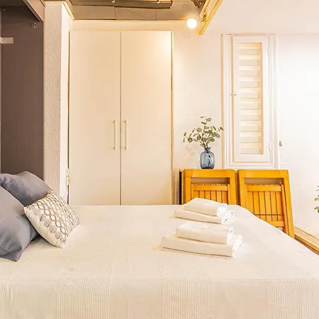 La Pecera - - Edificio Monaco - Kilometro 7 - Cama Plegable Y Sofa-cama *