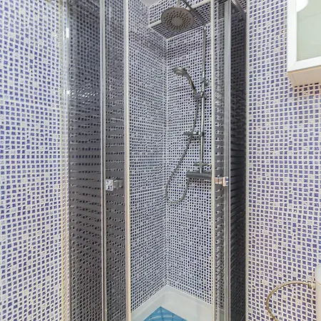 La Pecera - - Edificio Monaco - Kilometro 7 - Cama Plegable Y Sofa-cama *