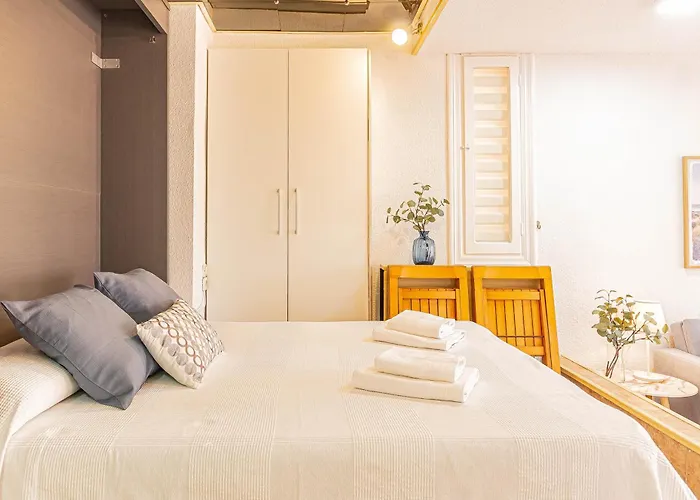 La Pecera - - Edificio Monaco - Kilometro 7 - Cama Plegable Y Sofa-cama *