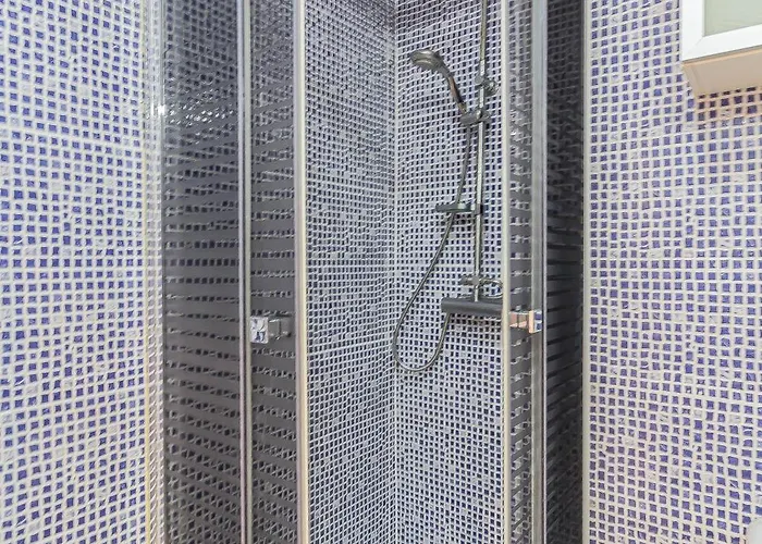 La Pecera - - Edificio Monaco - Kilometro 7 - Cama Plegable Y Sofa-cama *