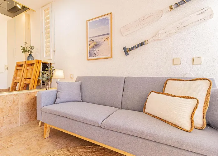 La Pecera - - Edificio Monaco - Kilometro 7 - Cama Plegable Y Sofa-cama *